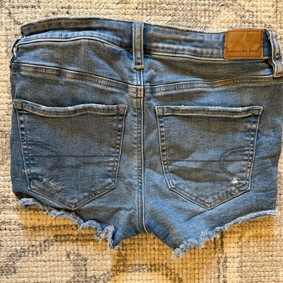 AE Next Level High-Waisted Ripped Denim Short Short Sz 4 - Picture 6 of 7